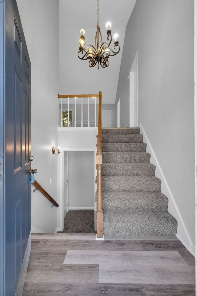 2270 Ermine Dr