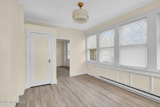 Building Photo - 710 Beach Ave Unit 3