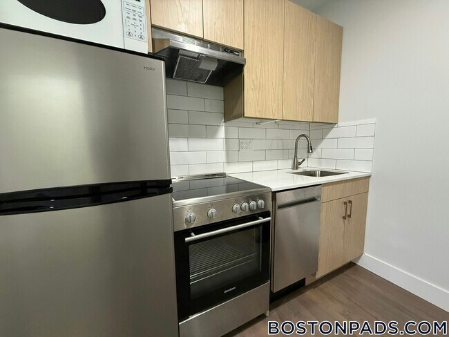 Photo - 270 Newbury St Unit 10