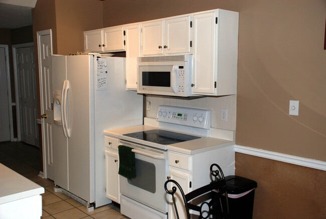 Photo - 220 Preston Cir