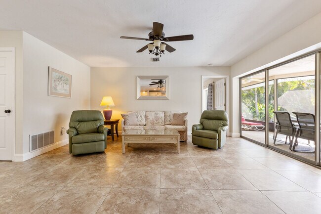 427 Bellini Cir Unidad SI FL1-ID1590857P