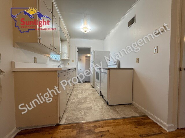 Photo - 504 W First St