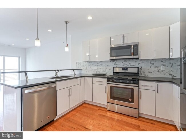 Building Photo - 1629 Swain St Unit 3