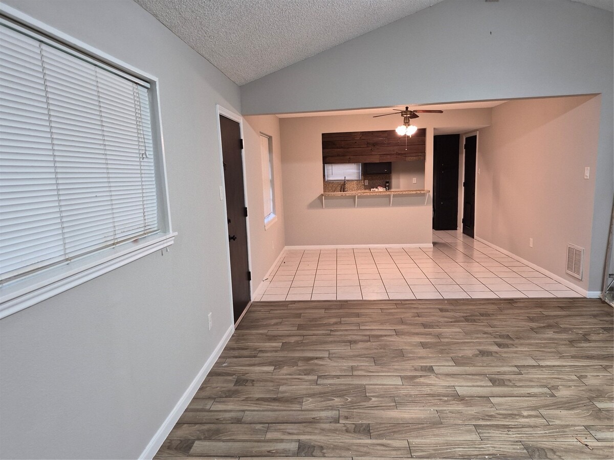 Photo - 638 Cherry Valley Dr