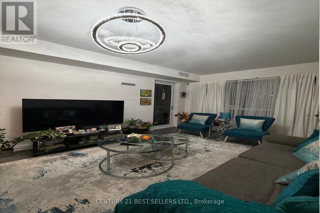 Photo - 1050 Main St E Unit 218