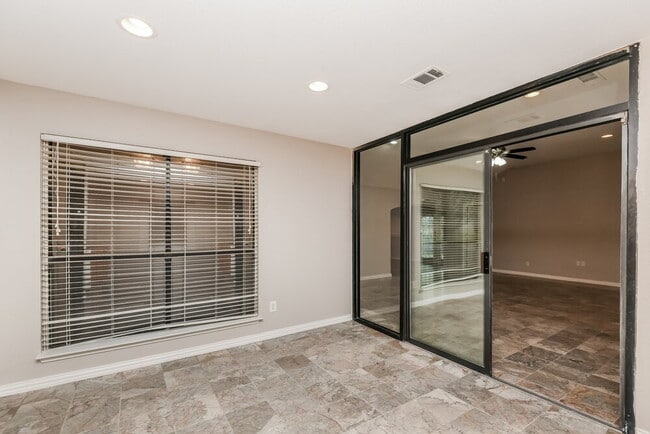 Photo - 426 Rifleman Trail