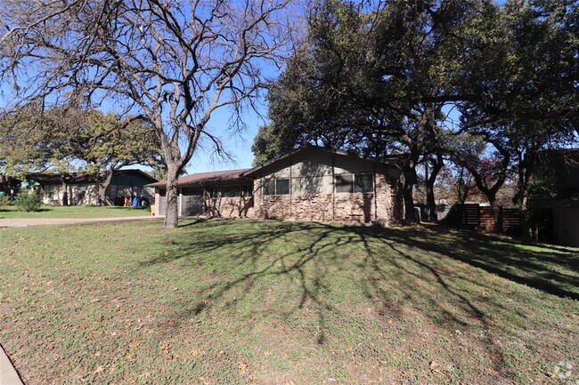 Building Photo - 906 Potomac Path Rental