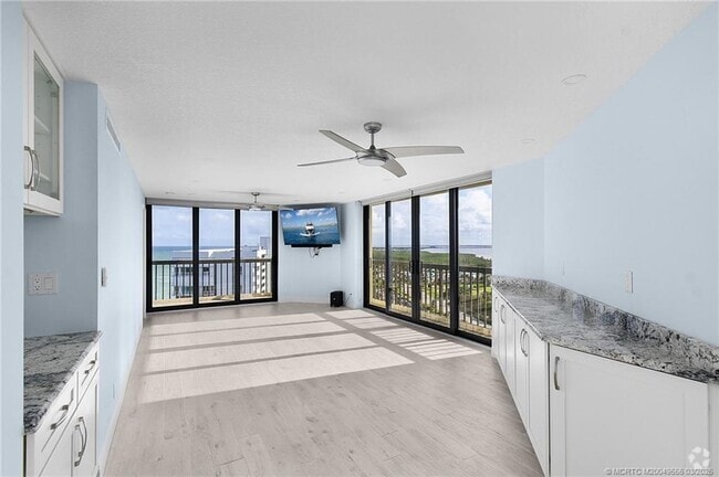 Building Photo - 9550 S Ocean Dr Unit 1610 Rental
