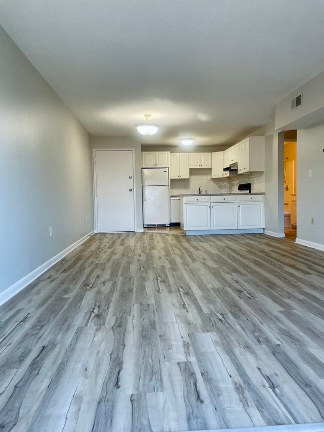 Photo - 2400 Harbor View Dr Unit 2400 harbor view dr