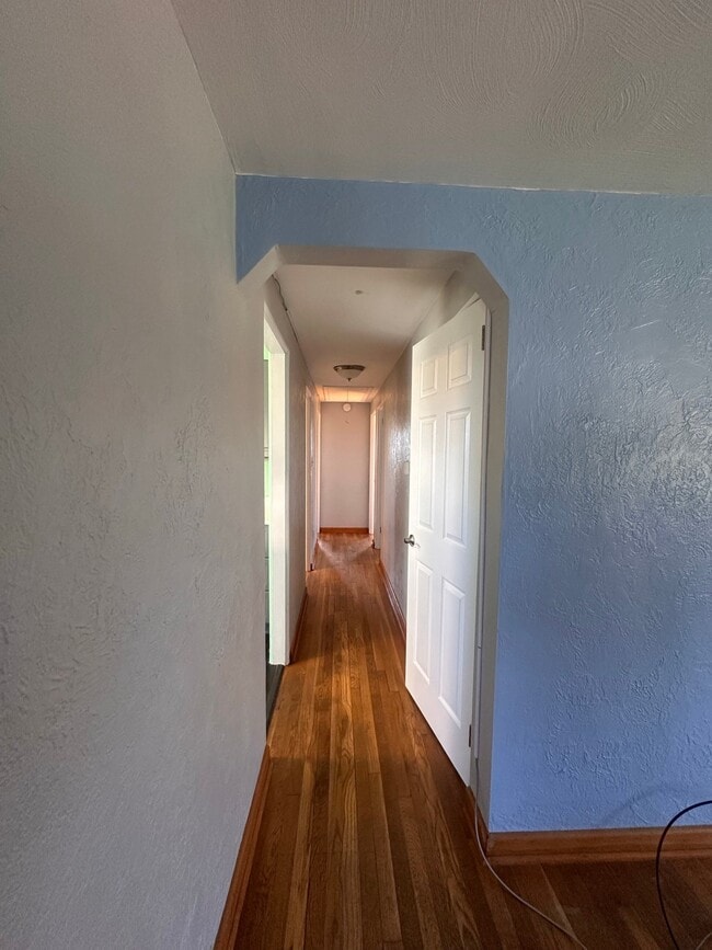 Photo - 206 Valley Vale Dr