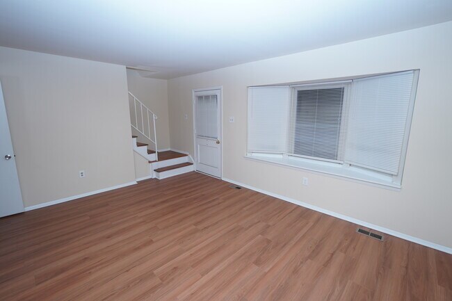 Photo - 691 Towne Center Dr