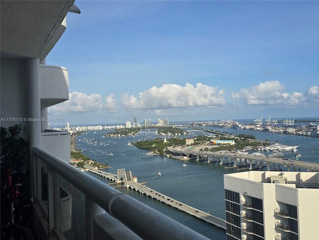 Photo - 1717 N Bayshore Dr Unit B-4141