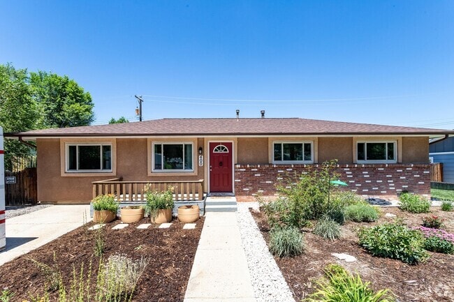 Building Photo - Charming 3BR Home with Updated Amenities &...