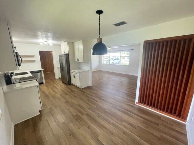 Photo - 2269 Southland Rd