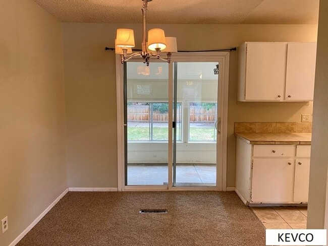 Photo - Huge House Near City Park, Great Layout