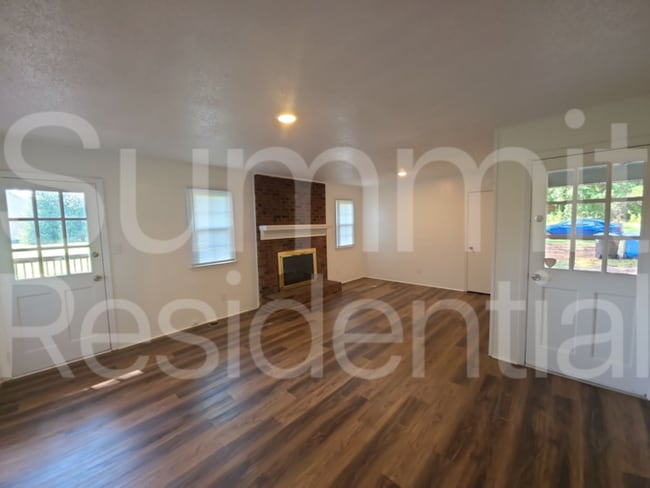 Photo - 1215 Wade Stephenson Rd