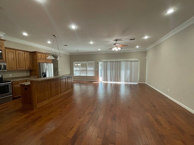 Photo - 3911 Galloway St