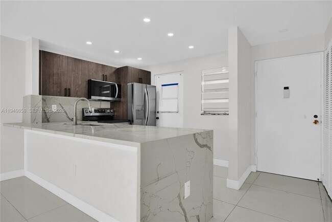 Photo - 4141 Nautilus Dr Unit 3F