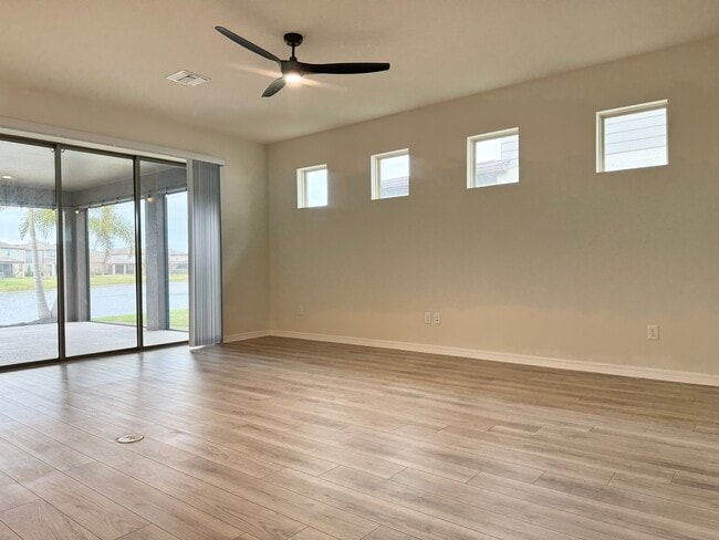 Photo - 5110 Levana St