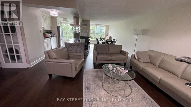 Photo - 7905 Bayview Ave Unit 423