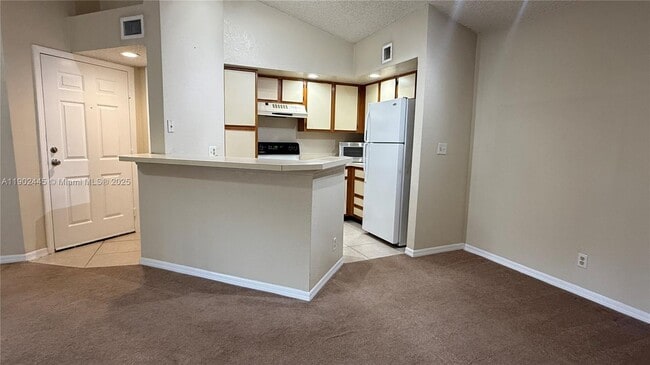 Building Photo - 3470 Pinewalk Dr N Unit 224