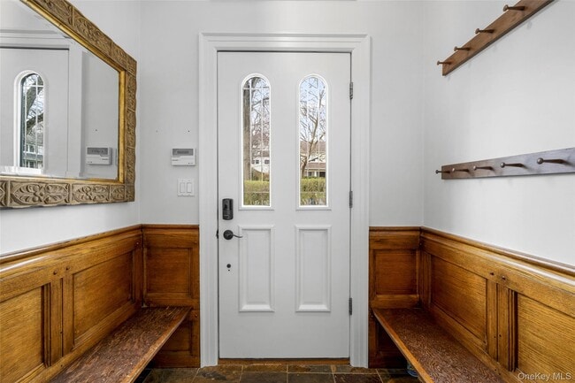 Photo - 225 Larchmont Ave