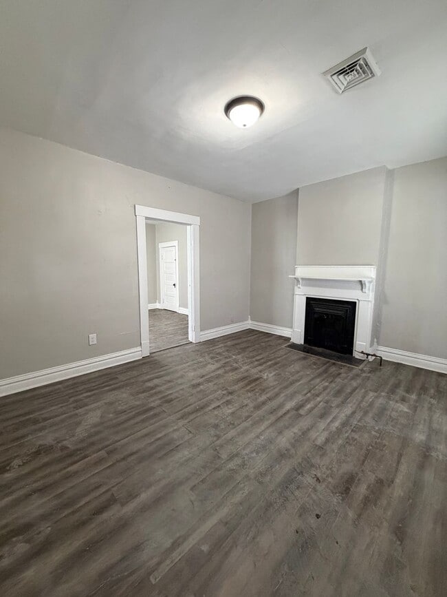 Photo - 1 bedroom ready for move in!