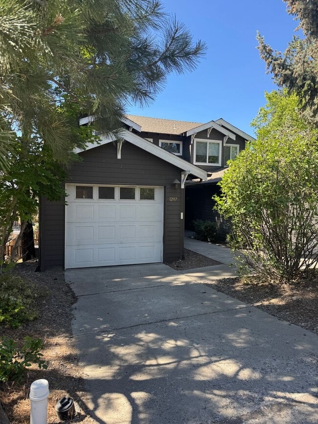 Updated duplex in NW Bend - Updated duplex in NW Bend House