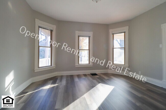 Photo - 340 W Dewald St Unit 340 W Dewald st Apt 1