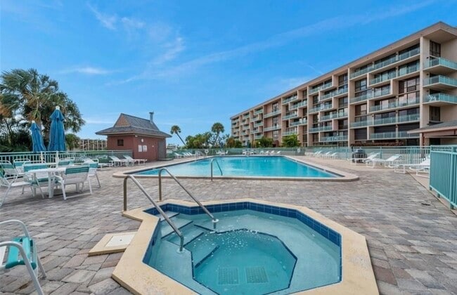 Photo - 1 Key Capri Unit 605