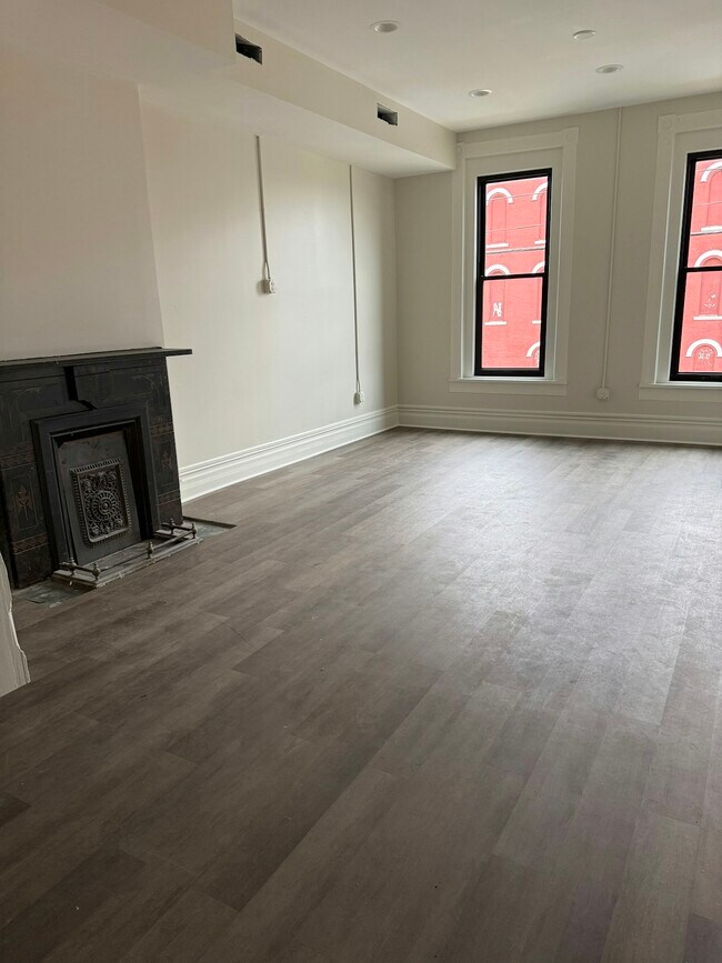 Photo - 106 E Erie St Unit 2C