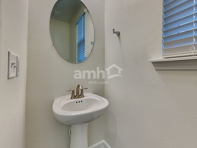 Photo - 1055 Tan Tara Trl