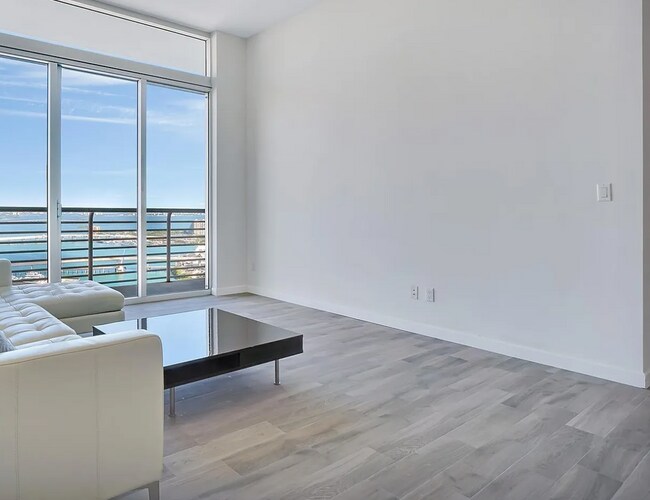 Photo - 335 S Biscayne Blvd Unit LPH08