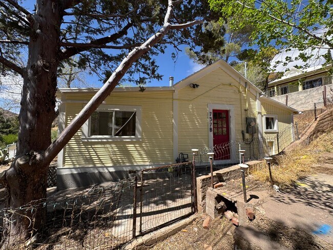 Photo - 1BR/1BA 740 sq.ft. SHORT TERM RENTAL in Old Bisbee, AZ
