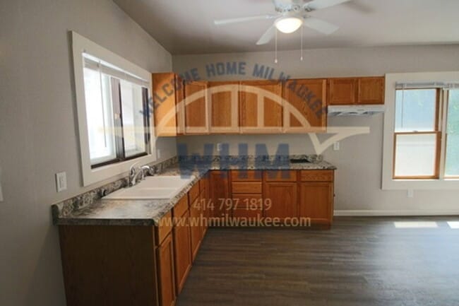 Building Photo - 2470 N 54th St