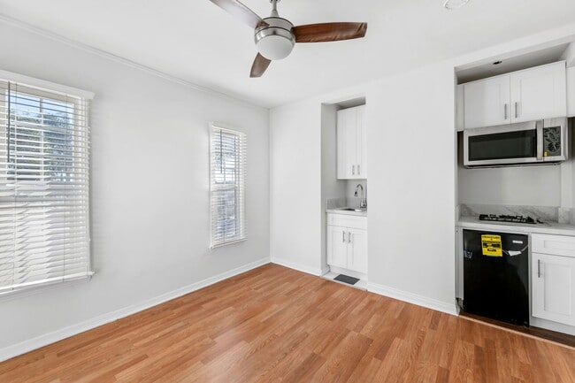 Photo - 5371 Louis Pl Unit 6