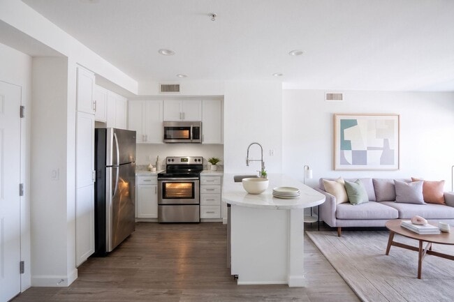 Photo - Cahuenga Place
