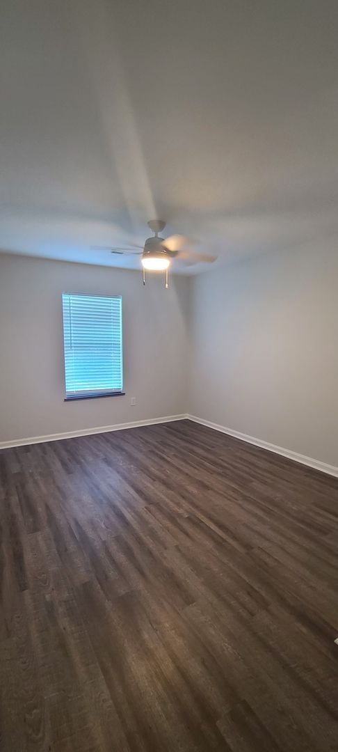 Photo - 104 Coachman Ln