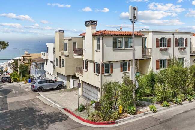 Ocean View 3 bed, 3.5 bath tri-level townh... - Ocean View 3 bed, 3.5 bath tri-level townh... Condo