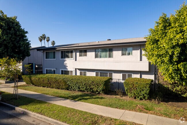 6259-6301 Coldwater - 6259-6301 Coldwater Canyon Ave Apartments