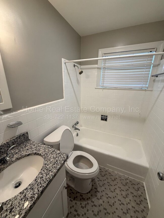 Photo - 803 W End Blvd Unidad A-8