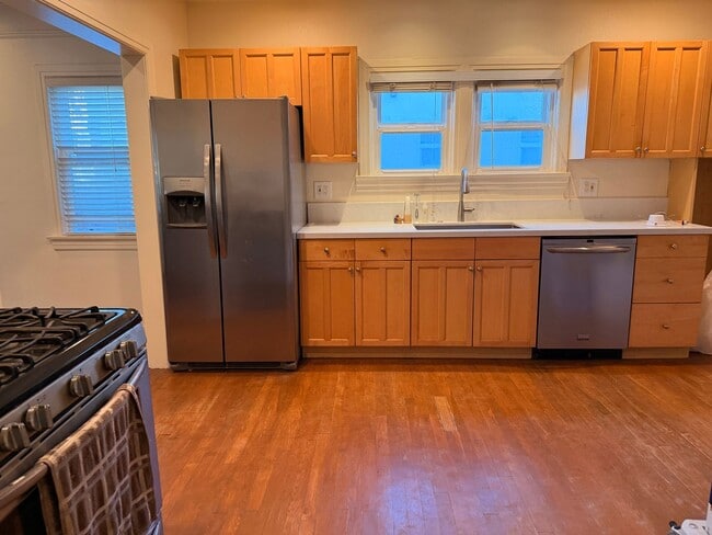 Photo - Cute home in Ventura Avenues includes garage for storage and a parking spot