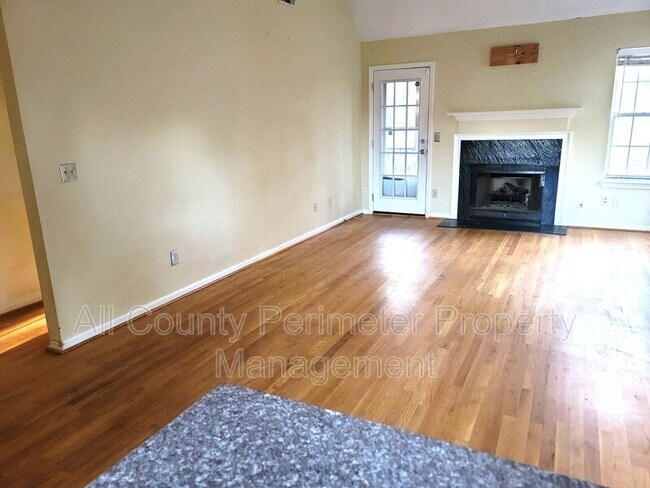 Photo - 3758 Meadow Creek Dr