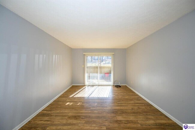 Photo - 244 Pinewood Dr Unit Apt #2