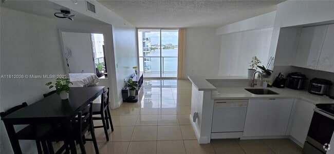 Building Photo - 5077 NW 7th St Unit 1104 Rental