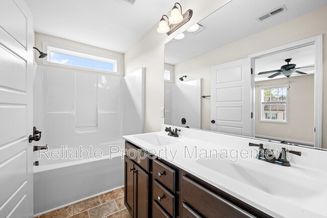 Photo - 304 Houston Ln
