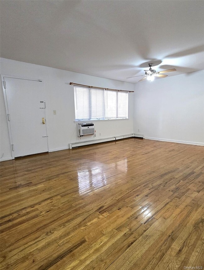 Building Photo - 29-13 31st Ave Unit 1R