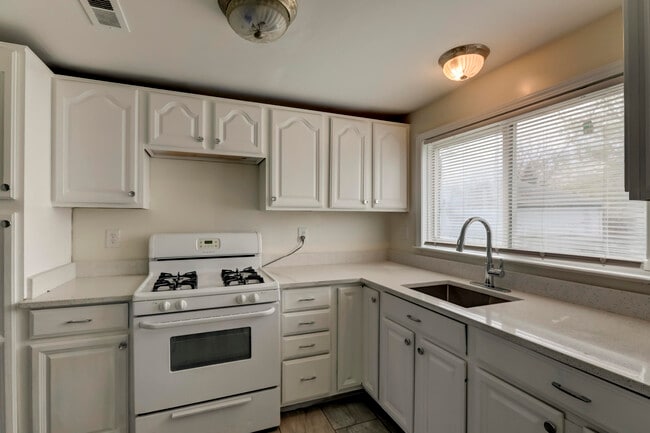 Photo - 6020 Mayfair St