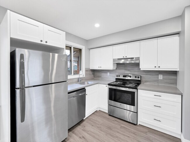 Photo - 401 Bunting Rd