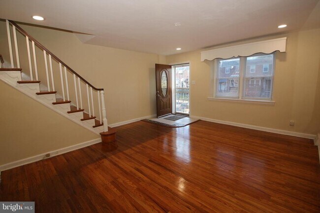Photo - 222 W Colonial St